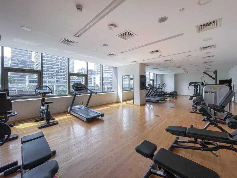 Cozy Studio In Sparkle Tower Jbr By Suiteable Dubai Luaran gambar