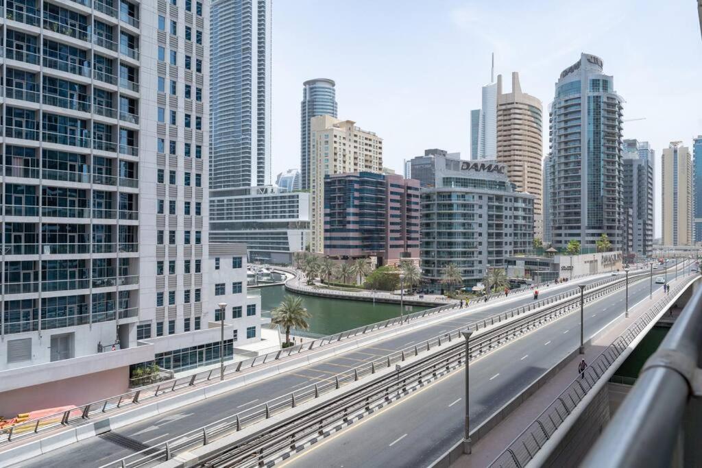Cozy Studio In Sparkle Tower Jbr By Suiteable Dubai Luaran gambar